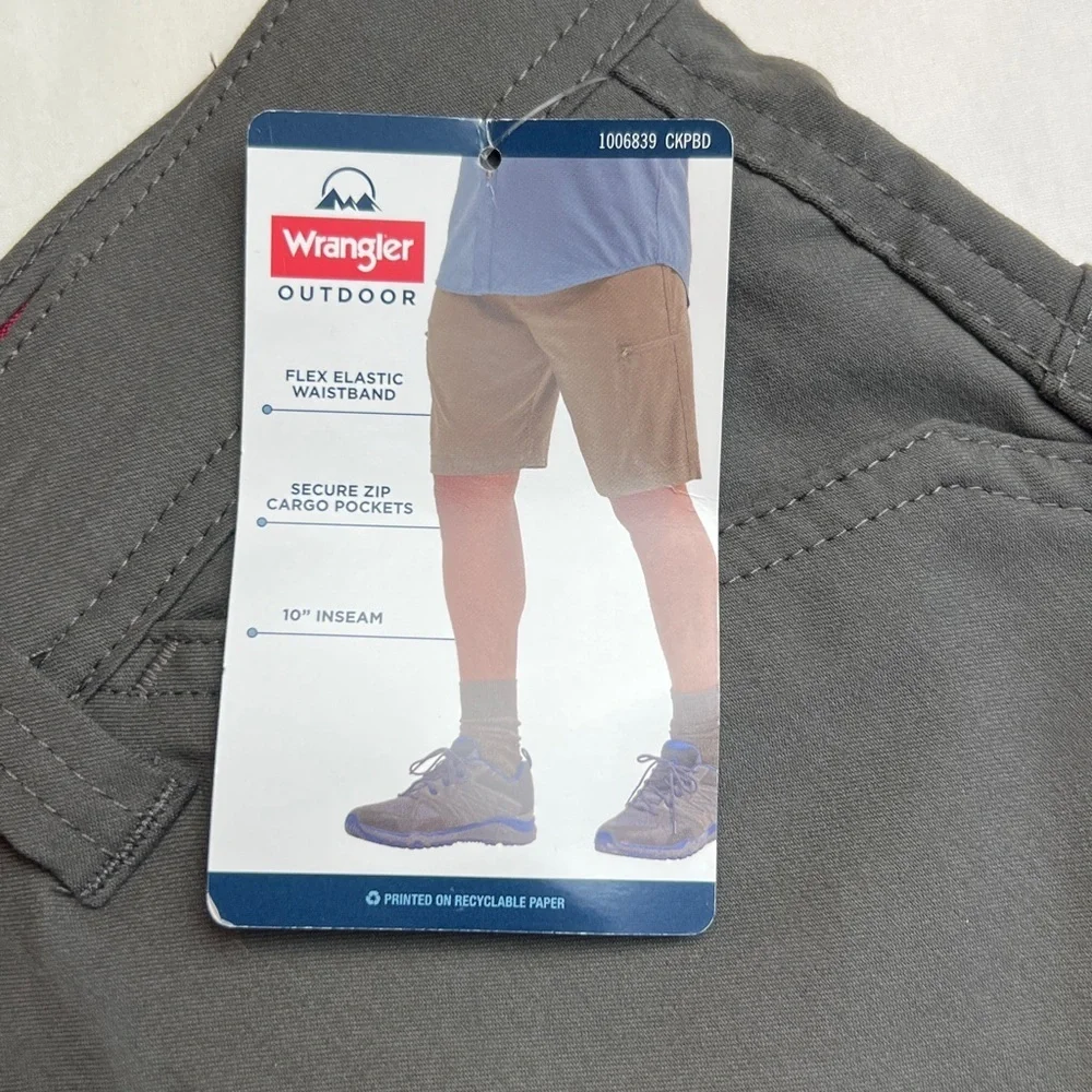 NWT’S Wrangler Outdoor Performance Zip Cargo Hiking olive Shorts UPF 50+ SZ 38